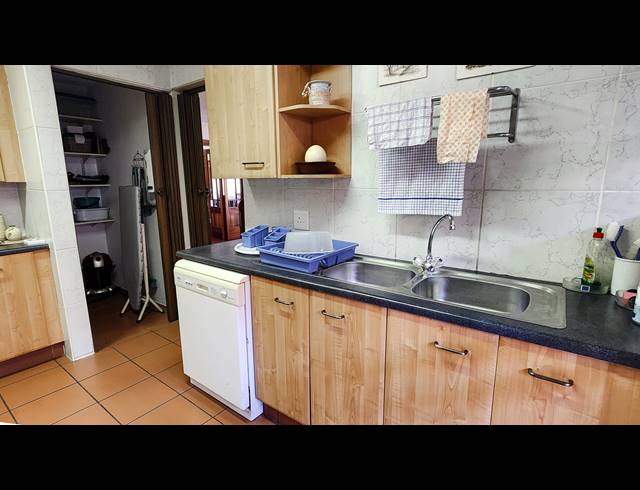 3 BEDROOM HOUSE FOR SALE IN SASOLBURG EXT 4